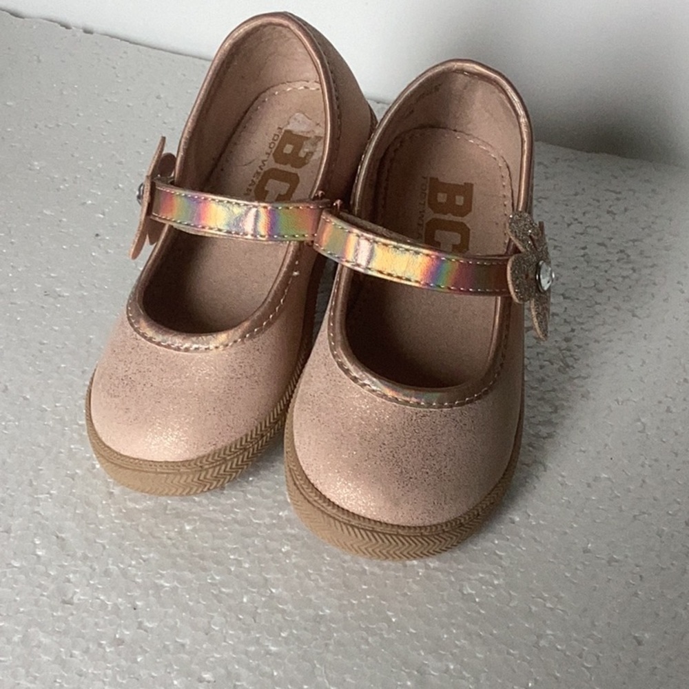 BC Footwear Pink Dress Shoes with Metallic Accent